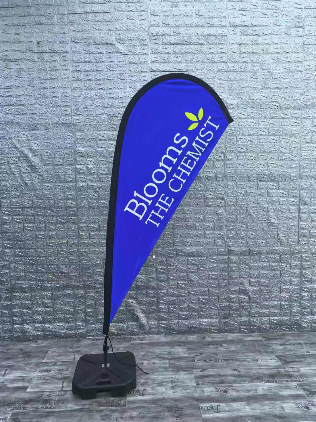 How Blooms (Pharmacy & Chemist Business) Can Use Teardrop Banners for Effective Promotion