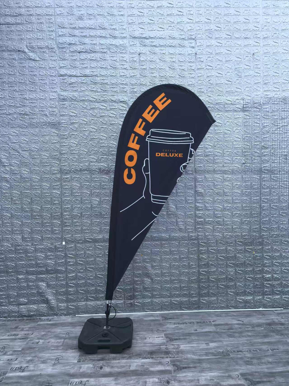 How Teardrop Banner Flags Can Boost Your Café or Restaurant